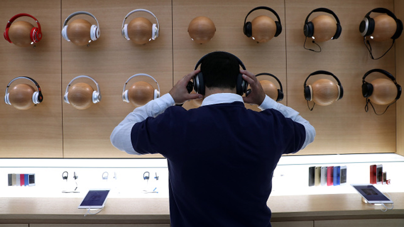 Apple ја отстрани аудио опремата од другите производители