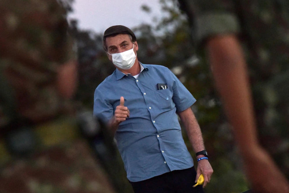 Болсонеро: Коронавирусот е биолошко оружје, земјите се подготвуваат за војна