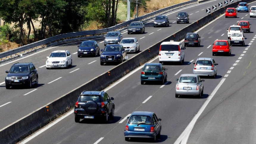 Во Европа 83, а кај нас 77 проценти од вкупниот патнички сообраќај е со автомобили