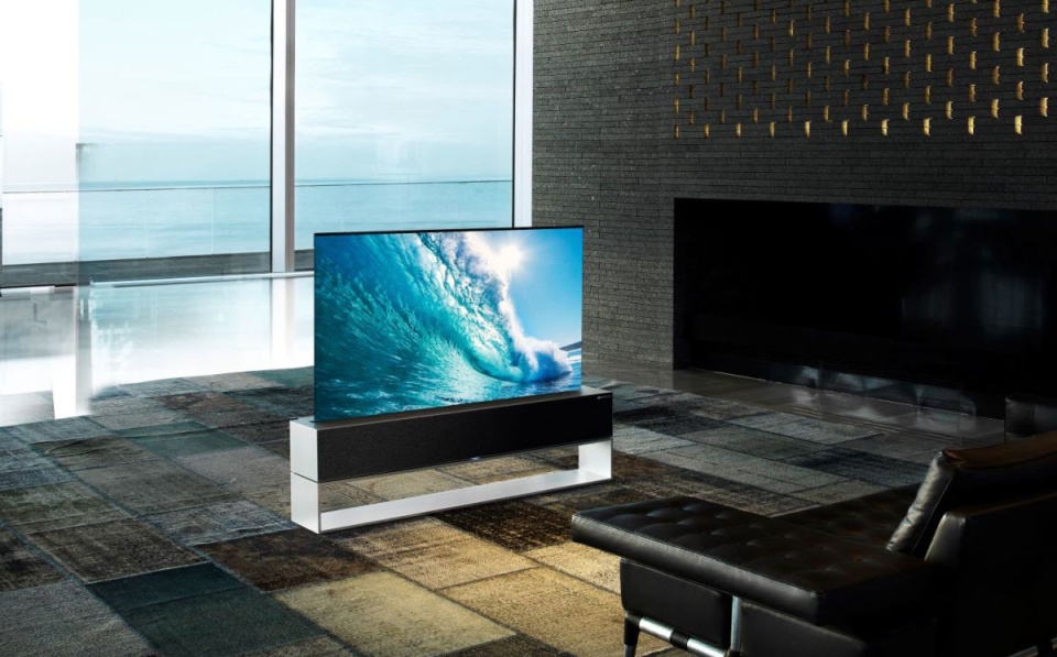 Флексибилниот LG OLED TV достапен по цена од 87.000 долари