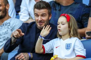 (Фото) Викторија објави слика од Бекам и ќерка им Харпер која ги згрози фановите