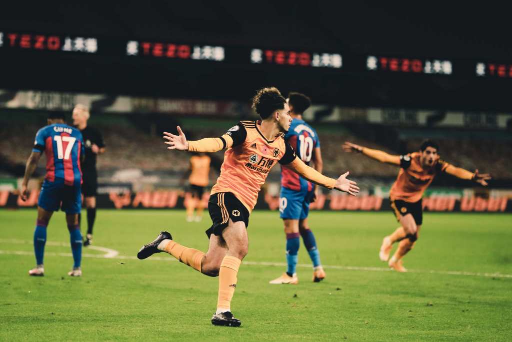 „Волците“ влегоа во ритам, рутински против Кристал палас