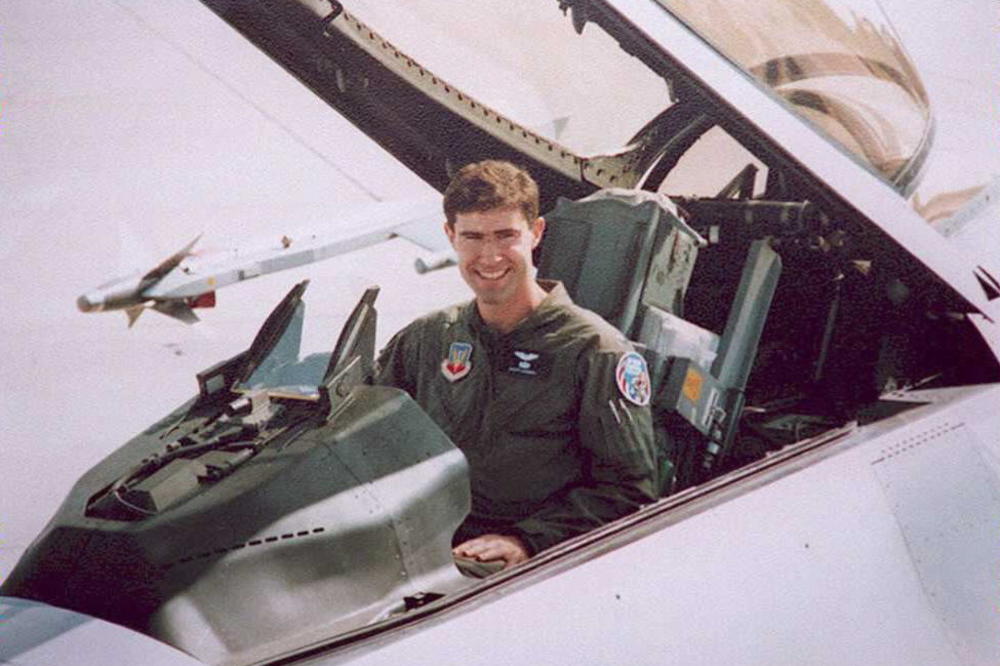 Американскиот пилот кој Србите го соборија во 1995 година, стана заменик шеф во Пентагон