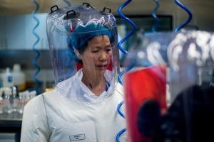 (Видео) Кинескиот вирусолог кој го откри коронавирусот, предупредува дека пандемијата ќе биде уште полоша