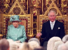 Кралицата Елизабета се повлекува, принцот Чарлс за шест месеци ќе стане крал