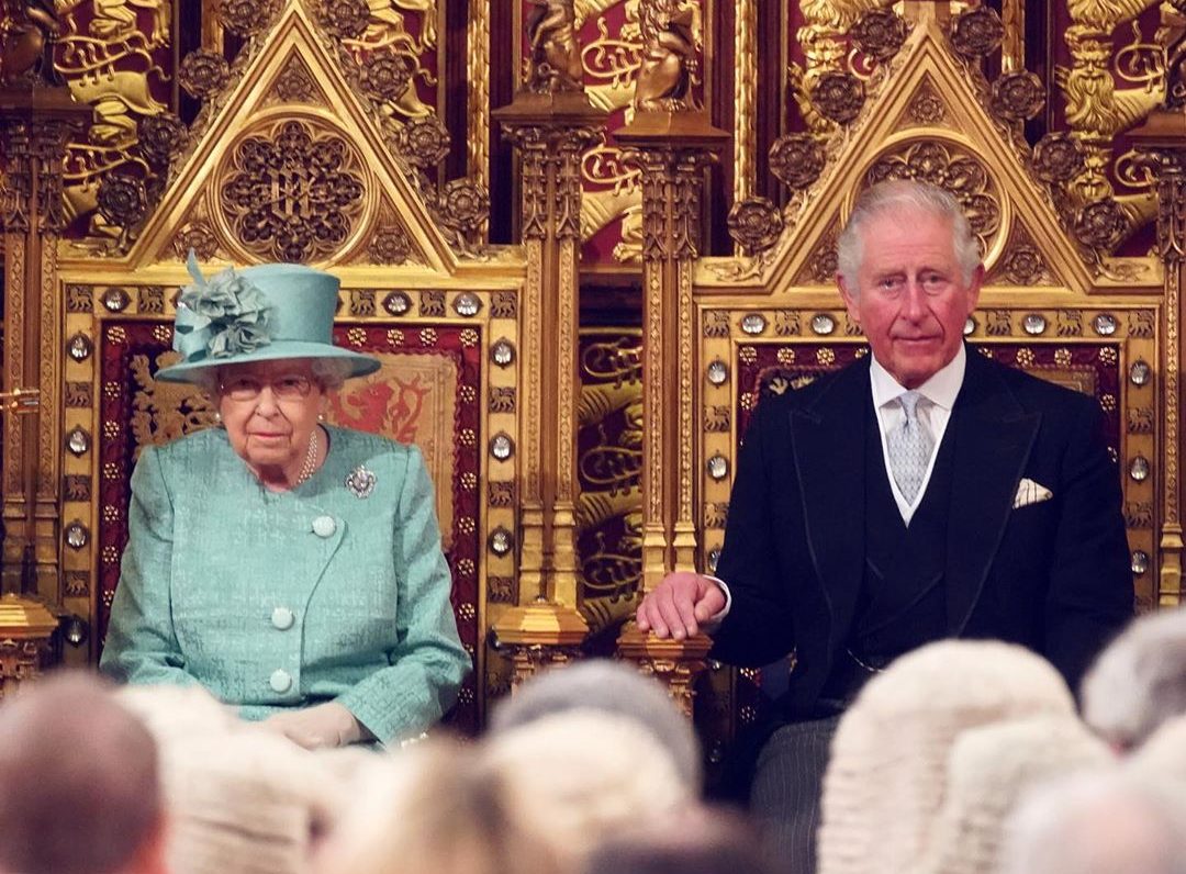 Кралицата Елизабета се повлекува, принцот Чарлс за шест месеци ќе стане крал