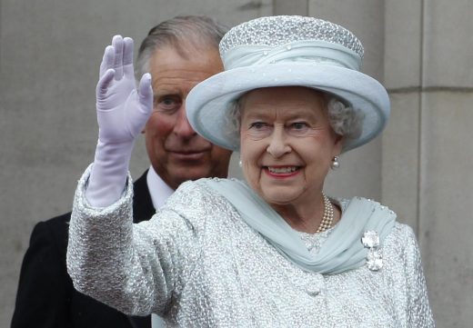Кралицата лансира џин, 50 фунти за шише од алкохолот на Елизабета