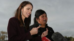 Министерката за надворешни работи во Нов Зеланд е Маорка со тетоважа на лицето