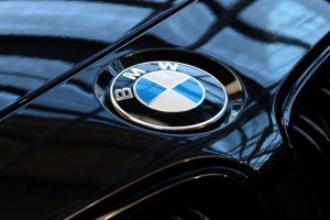 Нова технологија: BMW ќе вградува систем кој возачите ги предупредува за радар!