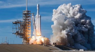 Одложена првата вселенска мисија на SpaceX