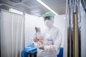 Руски научник: Вирусот ќе остане, но пандемијата ќе исчезне