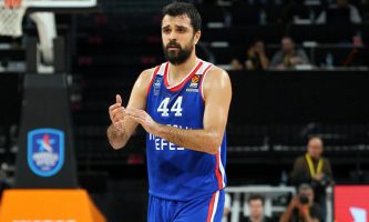 Симон незапирлив, постигна 42 поени