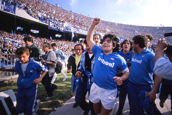 Стадионот во Неапол ќе го носи името на Диего Марадона