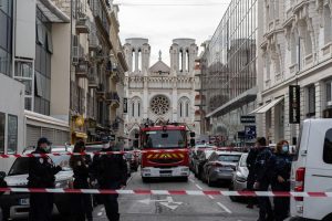 Тунижанецот дошол во Франција за да го изврши нападот, вели францускиот министер за внатрешни работи