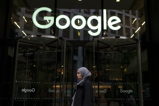 Google барал од вработените позитивно да зборуваат за AI