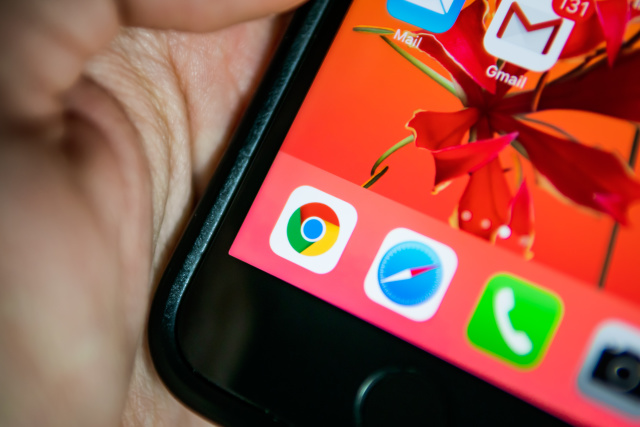 Google ќе овозможи логирање и чување на лозинки во Chrome без синхронизација