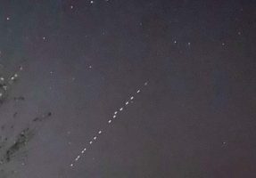 Велешани синоќа над небото ги забележаа малите сателити „Старлинк“