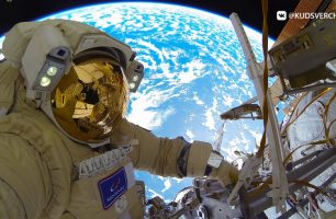 (Видео) Руски космонаут објави видео од неговата прошетка во вселената