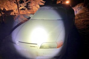 (Видео) Руски тинејџер се загубил и замрзнал во автомобилот