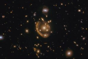 Вселенскиот телескоп Хабл сними редок феномен во вселената