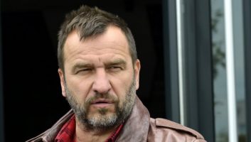 Глумецот Ненад Јездиќ пренесен во болница поради корона