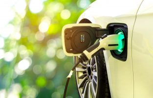 Дали електричните автомобили наскоро може да поевтинат?