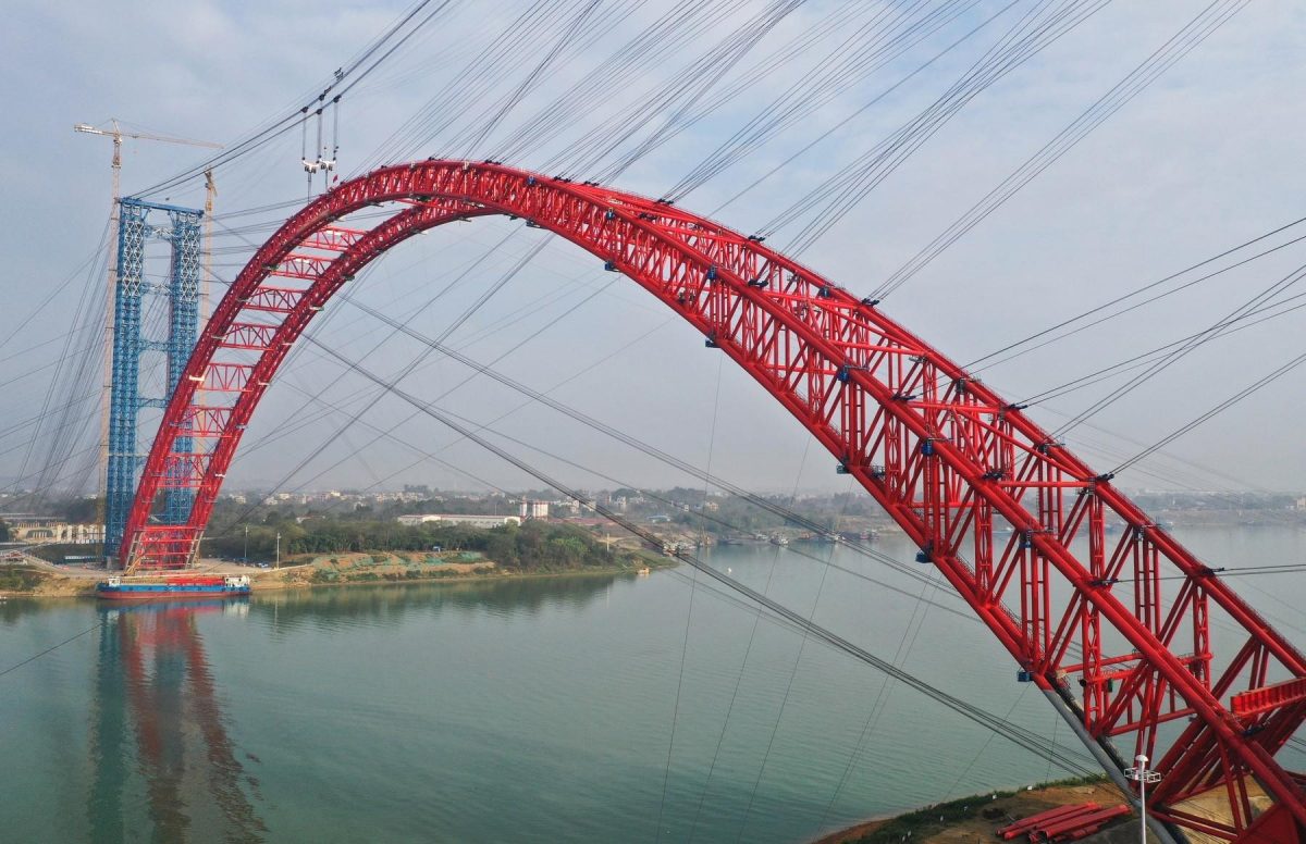 Кинезите за 36 месеци го изградија џиновскиот лачен мост (ВИДЕО)