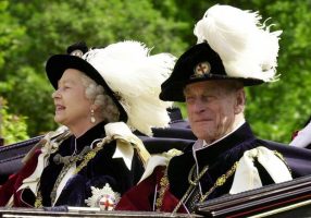 Кралицата Елизабета и принцот Филип ќе бидат сами за Божиќ