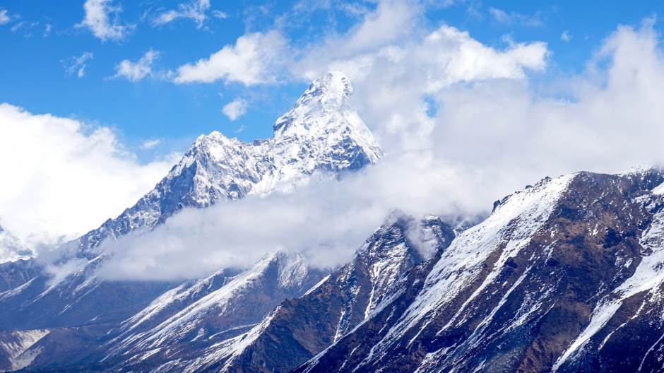 Монт Еверест „порасна“ за 86 сантиметри