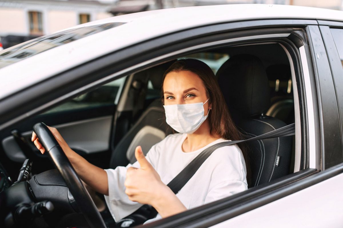Направете воздушна завеса во автомобилот и заштитете се себеси и совозачот од коронавирус