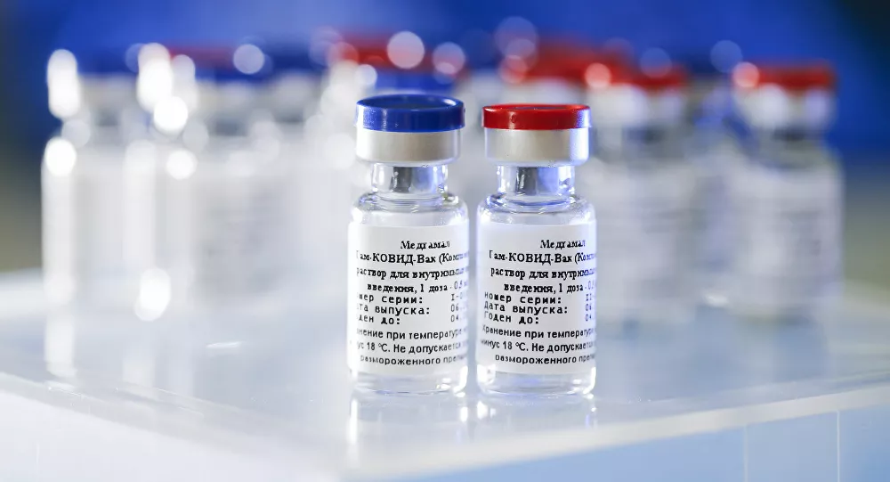 Руски експерт тврди дека вакцината не може да „чипира“ луѓе