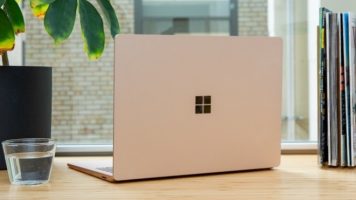 Microsoft Surface Laptop 4 наводно пристигнува во април