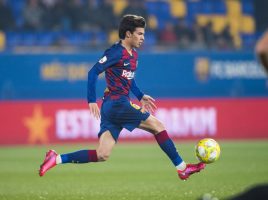 Барселона му го продолжи договорот на Рики Пуѓ