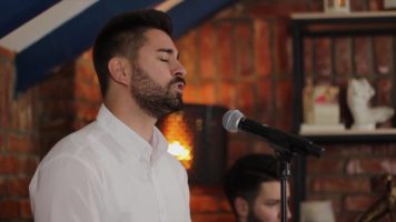 (Видео) Христијан Тришоски ја препеа „Распукај срце ко Шар планина“ од Наум Петрески