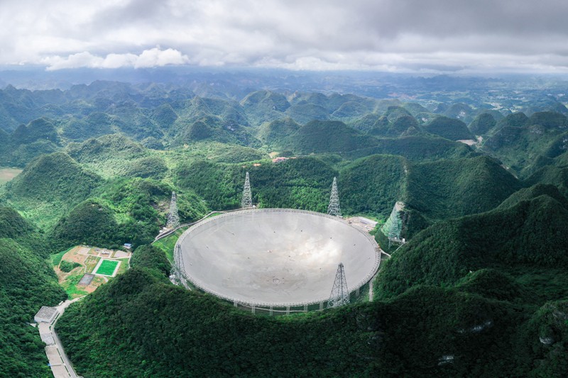 Кина изгради огромен телескоп со кој ќе бара вонземјани