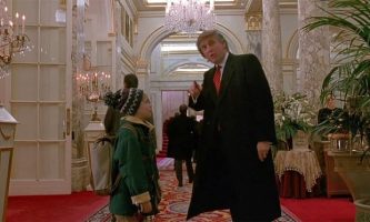 Меколи Калкин сака да се избрише сцената со Трамп од „Сам дома 2“