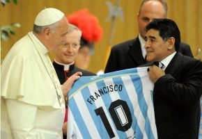 Папата Франциск: Диего беше поет на теренот, шампион… го осудувам неговото користење на допинг