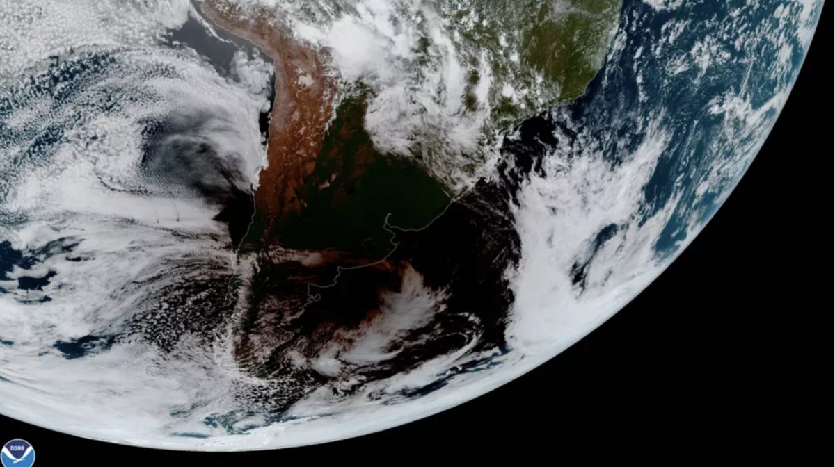 Прикажана сенката од затемнувањето на Сонцето над Земјата (ВИДЕО)