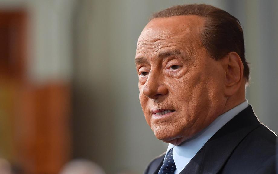 Силвио Берлускони итно пренесен во болница поради проблеми со срцето