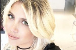 Сопругата на фудбалерот Мауро Икарди, Ванда, доби милионска оштета, поради ширење на лажни интимни видеа