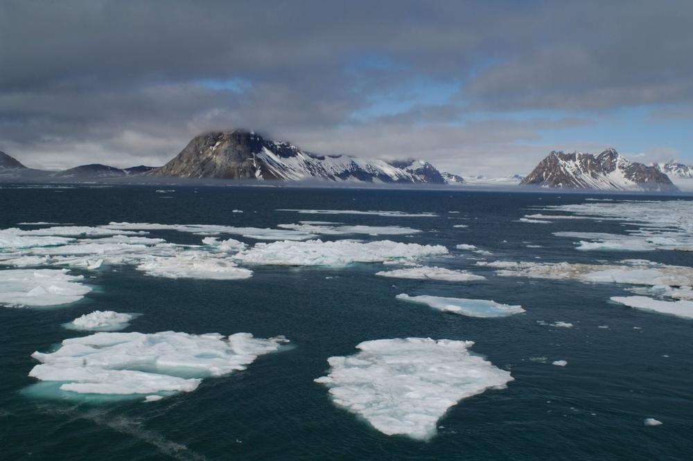 Стопени се билиони кубни тони глечери и лед од Земјата