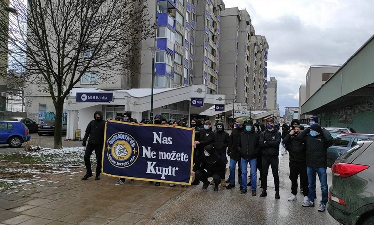 „БиХ Фанатикос“ протестираа против изборот на Петев