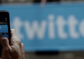 Twitter воведува ознаки за владини профили и некои медиуми