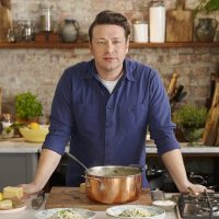 (Видео) Кулинарски финти на Џејми Оливер за совршени палачинки