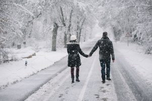 Експертите сметаат дека одењето по студ е погодно за здравјето