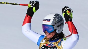 Корина Сутер е нова светска шампионка во спуст
