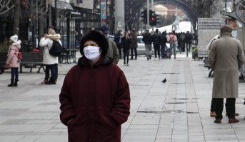 Коронавирусот преживува на ткаенини до три дена, покажа нова студија