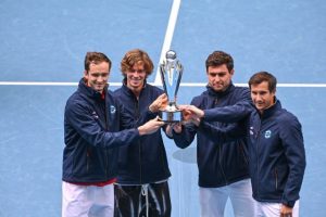 Медведев го донесе АТП купот за Русија, деби титула за Ден Еванс