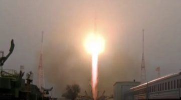 Руската ракета „Сојуз 2“ лансирана на Меѓународната вселенска станица (ВИДЕО)