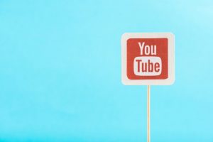YouTube избриша повеќе од 30.000 видеа во врска со коронавирусот